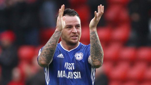 Lee Tomlin: Cardiff City open talks to extend play-maker's contract