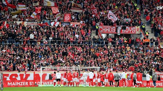 Mainz supporters