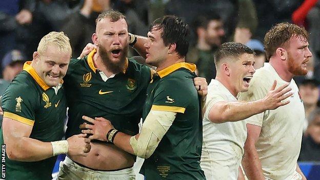 South Africa celebrate Snyman's try