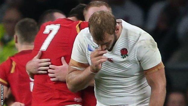 Chris Robshaw is dejected after losing to Wales at the 2015 World Cup