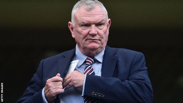 Greg Clarke: Former FA chairman resigns as Fifa vice-president - BBC Sport