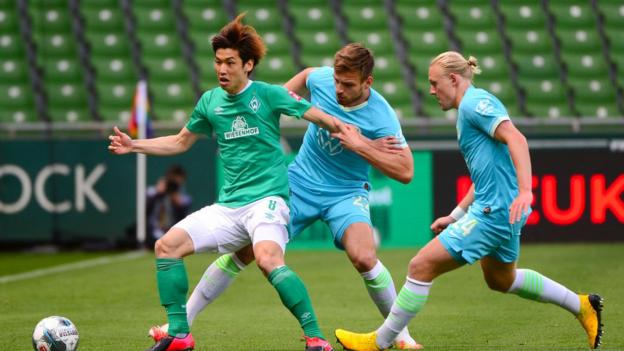 Late Wolfsburg winner dents Werder Bremen survival hopes thumbnail