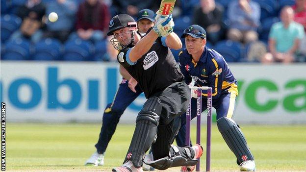 Luke Wright hits out against Glamorgan