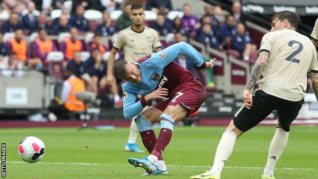 West Ham United 2 0 Manchester United Hammers Too Strong For Toothless Visitors Bbc Sport