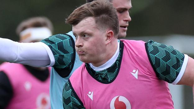 Evan Lloyd: New Wales squad hooker commits to Cardiff