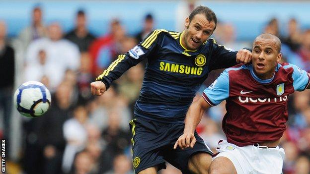 Ricardo Carvalho and Gabriel Agbonlahor