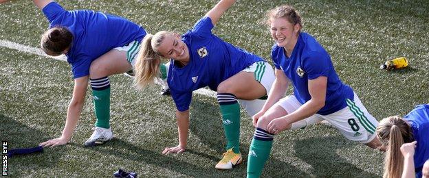 Caragh Hamilton ve Rachel Newbrough