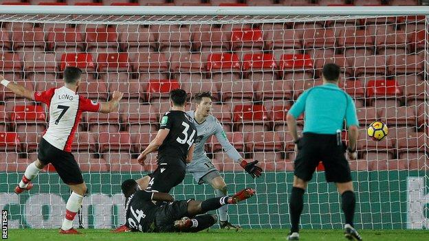 Shane Long scores for Southampton