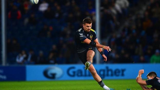 Henry Slade kicking a penalty for Exeter Chiefs