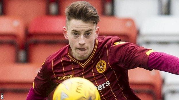 Robbie Leitch in action for Motherwell's Under-21s