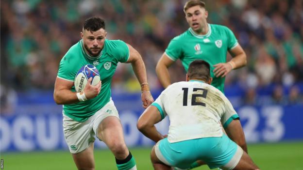 Robbie Henshaw on the charge in the Pool B win over South Africa in Paris