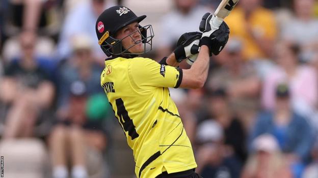 David Payne playing county cricket for Gloucestershire