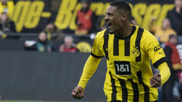 Sebastien Haller of Borussia Dortmund is celebrating his goal during the Bundesliga match between Borussia Dortmund and Sport-Club Freiburg