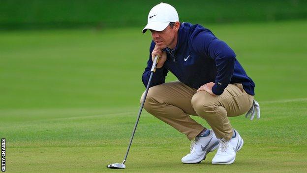 McIlroy mengukur putt di Players Championship awal bulan ini