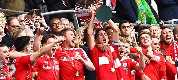 Barnsley celebrate winning the 2016 Football League Trophy
