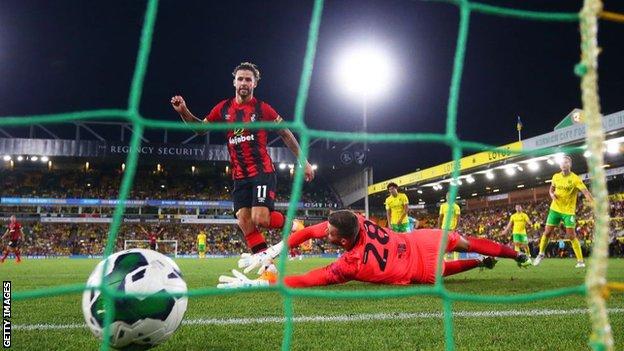 Emiliano Marcondes scores for Bournemouth