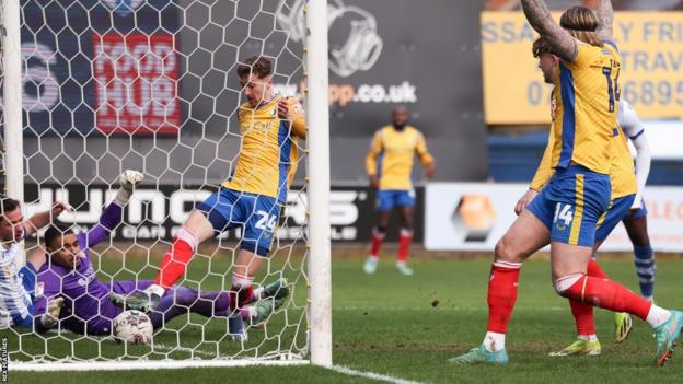 Lewis Brunt scores for Mansfield Town against Colchester United