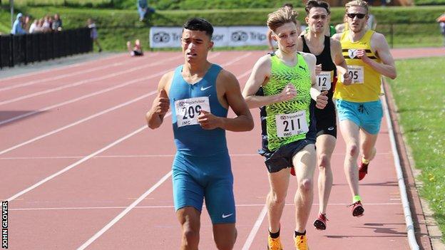 Leeds lad Ethan Hussey pipped Nick Griggs to win the men's 1500m at the Belfast meeting