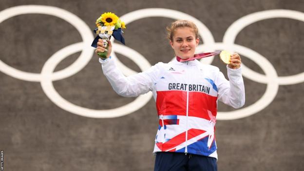 Beth Shriever receives her Olympic medal in Tokyo