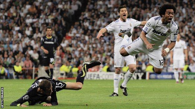 Peter Crouch was shown a second yellow card for this challenge on Marcelo