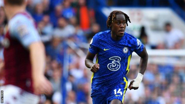 Trevoh Chalobah en action pour Chelsea