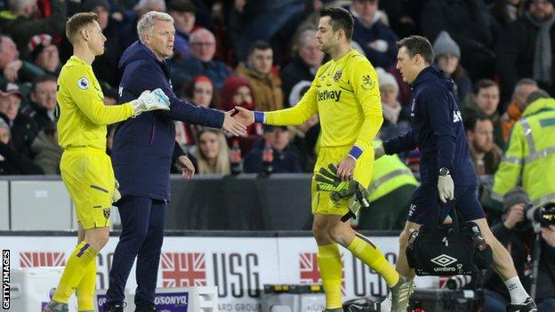 Lukasz Fabianski West Ham Goalkeeper Out For A Couple Of Weeks Bbc Sport