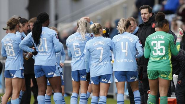 Manchester City manager Gareth Taylor and players