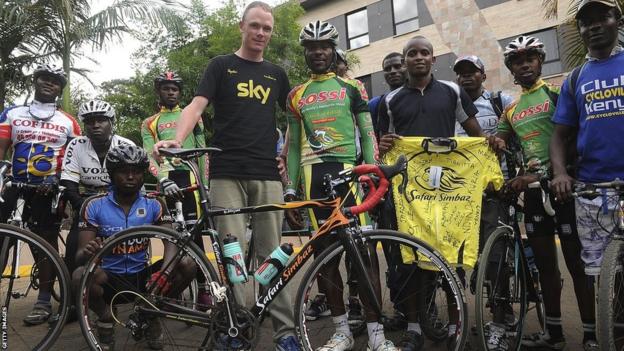 Chris Froome with team members of Safari Simbaz