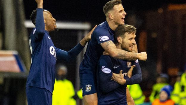 Kilmarnock score two late goals to derail Rangers’ title hopes