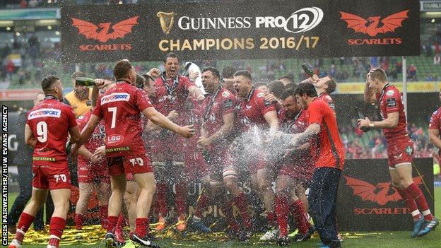Scarlets celebrate Pro12 title win