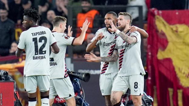 Andrich celebrates scoring the second for Leverkusen
