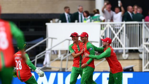 Leicestershire's fielders held on to several stunning catches in the deep