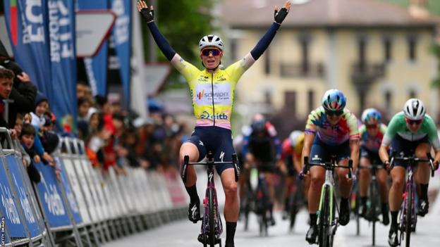 Demi Vollering celebrates winning the second stage of the Itzulia Women
