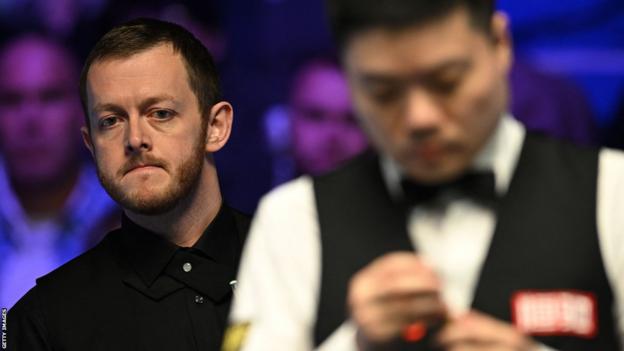 Mark Allen defeated Ding Junhui 10-7 despite being 6-1 down in the afternoon session