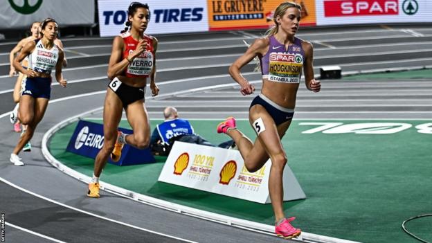 Keely Hodgkinson leads her 800m semi-final at the European Indoors in Istanbul