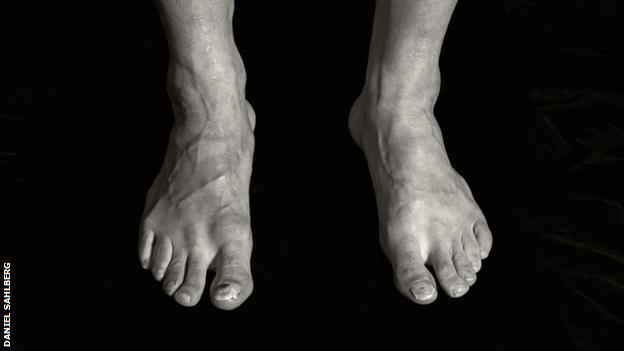 Picture of Zlatan Ibrahimovic's feet in the book 'I Am Football'