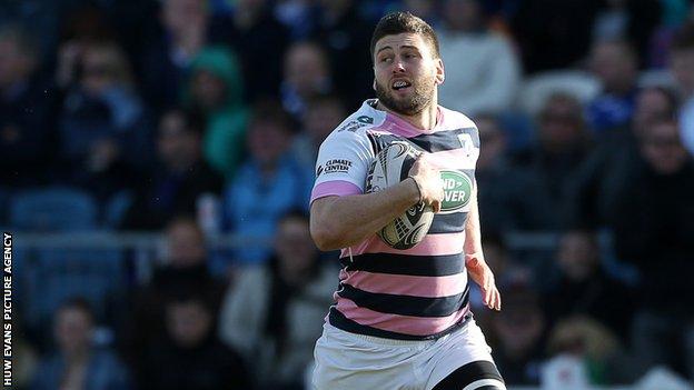 Sion Bennett scores a try for Cardiff Blues against Leinster
