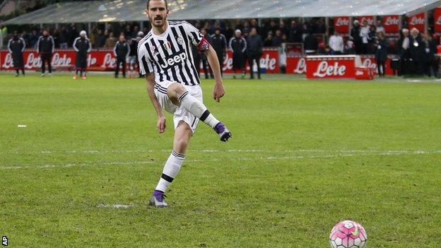 Leonardo Bonucci scores the winning penalty