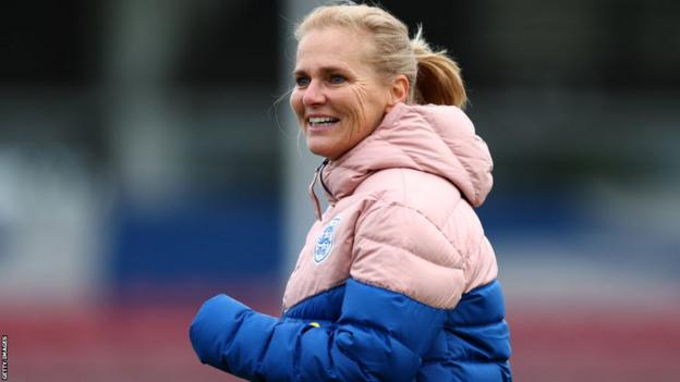 Sarina Wiegman in England training