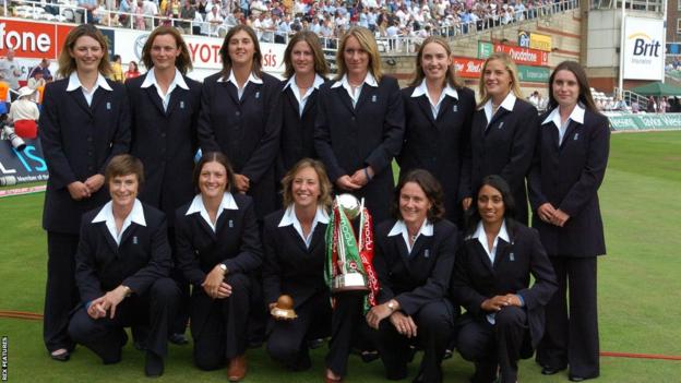 England's women pose with the Ashes trophy during the men's fifth Test at the Oval