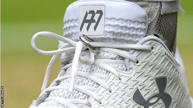 Andy Murray's shoe with wedding ring