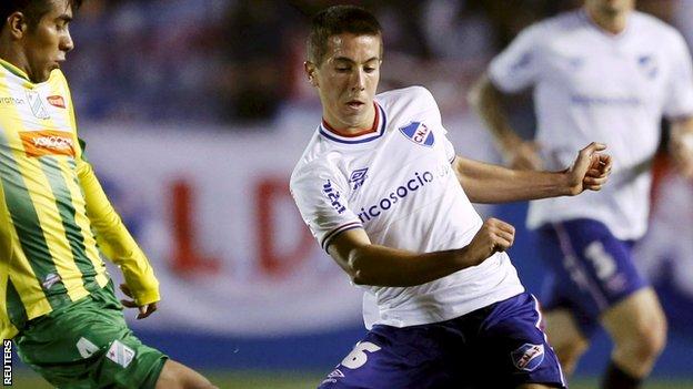 Nacional winger Carlos de Pena