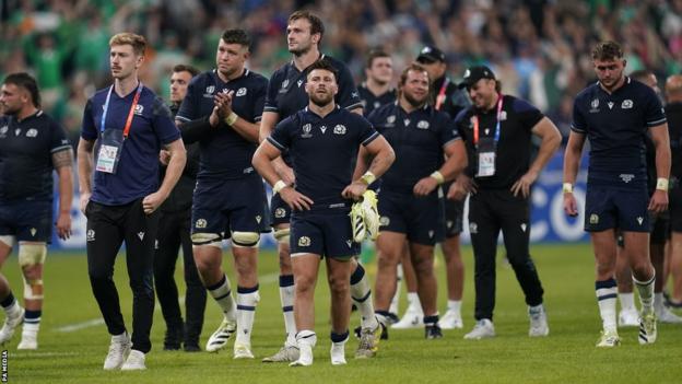 Scotland players dejected after losing to Ireland