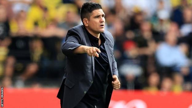 Xisco Munoz sends messages on pitch to his Watford players