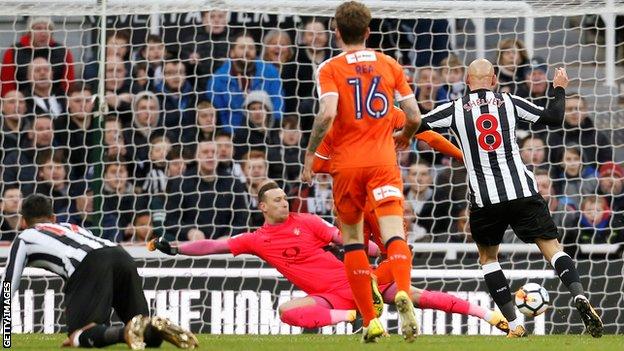 Jonjo Shelvey struck Newcastle's third goal