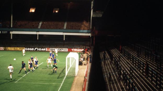 Croatia v England: A 'ghost game' - what is it like to play behind closed doors? - BBC Sport