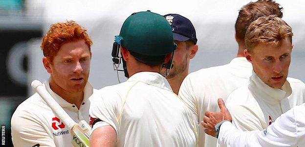 Jonny Bairstow & Cameron Bancroft shake hands after the first Test