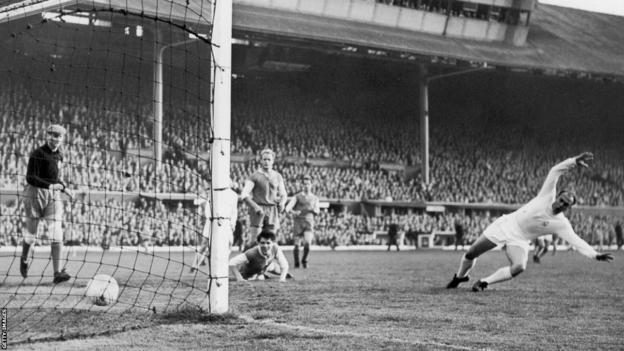 Real Madrid score against Eintracht Frankfurt in the 1960 European Cup final