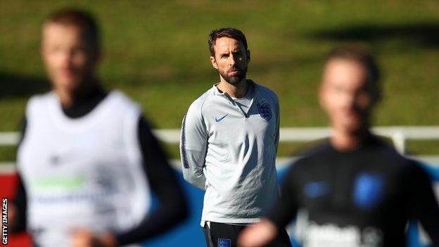 Gareth Southgate (centre)