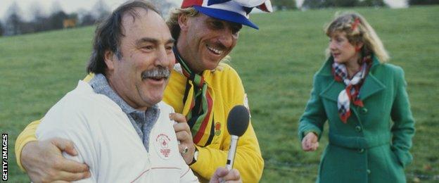 Jimmy Greaves joins Sir Ian Botham on the former cricketer's 900-mile charity walk